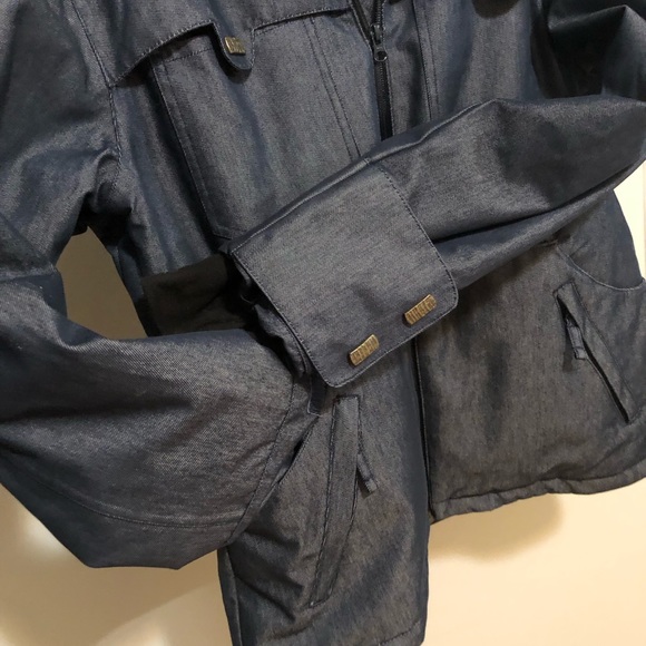 Ladies Powder Room brand ski jacket. In excellent used condition. - Picture 5 of 6